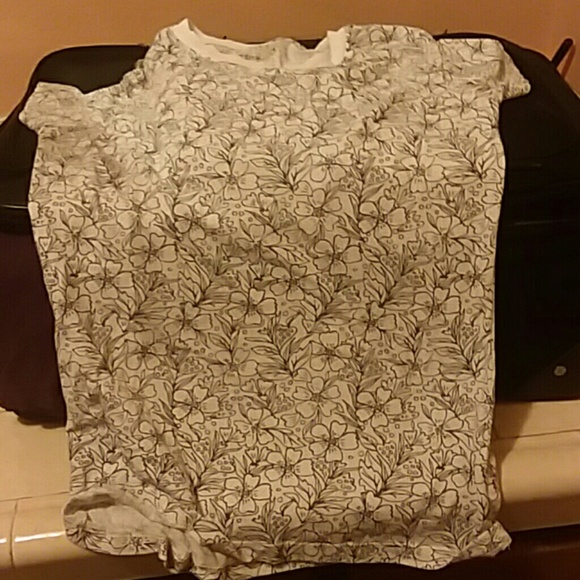 A shirt - Picture 1 of 1